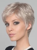 Perruque Light Mono Ellen Wille courte : coupe classique, frange légère, nuque longue, effet rooted/mix pour un look naturel