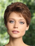 Perruque High End Star Gisela Mayer : coupe courte dégradée, tulle cinéma, volume naturel et confort léger