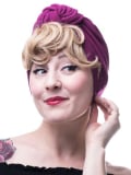 Frange bouclée adulte en fibre synthétique à glisser sous turban ou foulard, avec maintien breveté adapté à l’alopécie.