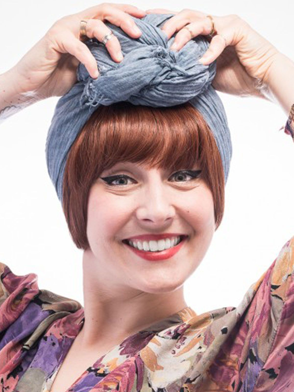 Frange adulte coupe droite style Louise Brooks en fibre synthétique, maintien breveté Les Franjynes, idéale sous turban ou foula