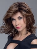 Perruque Ellen Wille Alive Mono Part mi-longue dégradée, effet naturel avec racines foncées (rooted) et balayage (mix).