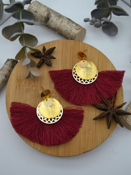 Anne Sophie Dorée — boucles d'oreilles pompons bordeaux, laiton doré