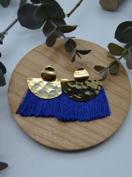 Boucles d'oreilles Franges Bleues Électriques — laiton doré à l’or fin, création Les Engrainées