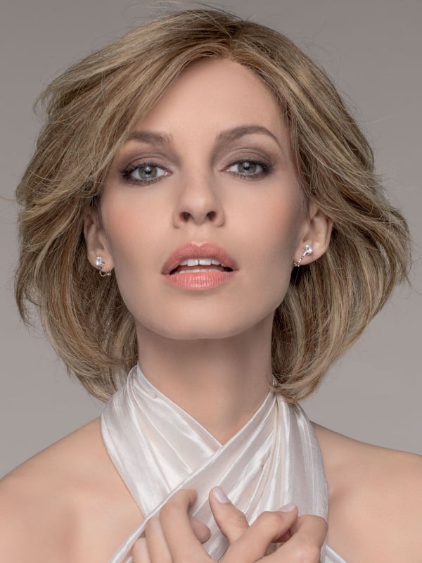 Perruque Brillance Plus Deluxe Ellen Wille : carré dégradé en Remy Hair, monofilament 100% fait main, tulle frontal extra long.