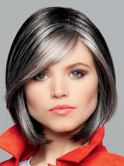 Fashion Page : joli carré mi-long avec mèche ultra féminine