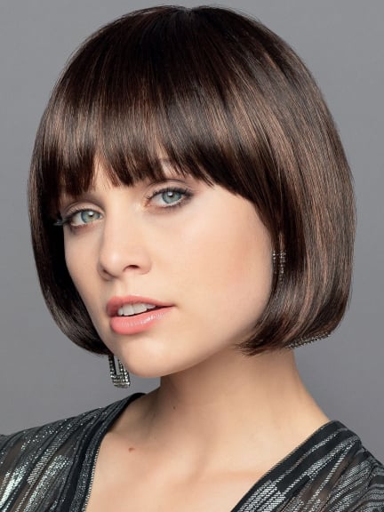 Adoptez Cut Mono Lace, carre plongeant moderne, confortable et facile a coiffer