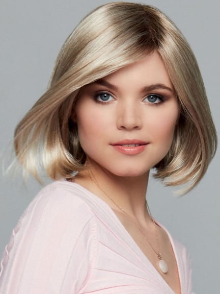 Perruque Hot Mono Lace — carré plongeant glamour, fibre synthétique, collection Fashion Classics