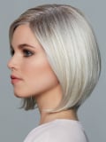 Perruque Extra Coco Gisela Mayer : carré plongeant mi-long en fibre synthétique au rendu chic et féminin