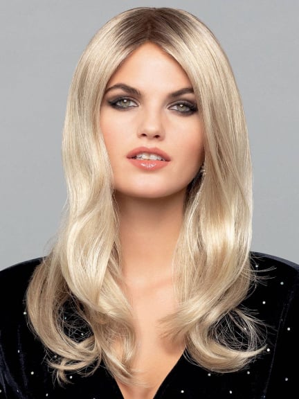 Découvrez Ivanka Mono Long Lace Small — chevelure longue naturelle, taille 52–53 cm