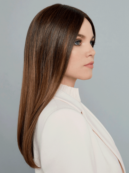 Techno Beso Lace : longue chevelure lisse à raie centrale, rendu naturel et chic