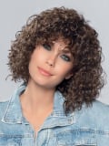 Perruque Disco Ellen Wille : coupe boule ultra bouclée avec mini lace front pour un rendu naturel et glamour