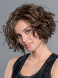 Perruque Movie Star Ellen Wille : carré ondulé naturel, doux et féminin, prêt-à-porter au quotidien