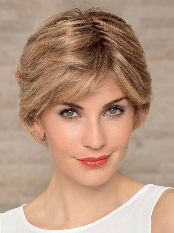Perruque Tiffany HH Lace Gisela Mayer en cheveux naturels Remy avec lace front invisible, coupe courte au rendu naturel