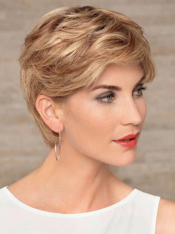 Perruque Tiffany HH Lace Gisela Mayer en cheveux naturels Remy avec lace front invisible, coupe courte au rendu naturel