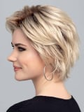 Perruque New Shane Mono Lace Gisela Mayer : coupe courte dynamique, mono lace discret, style chic et naturel
