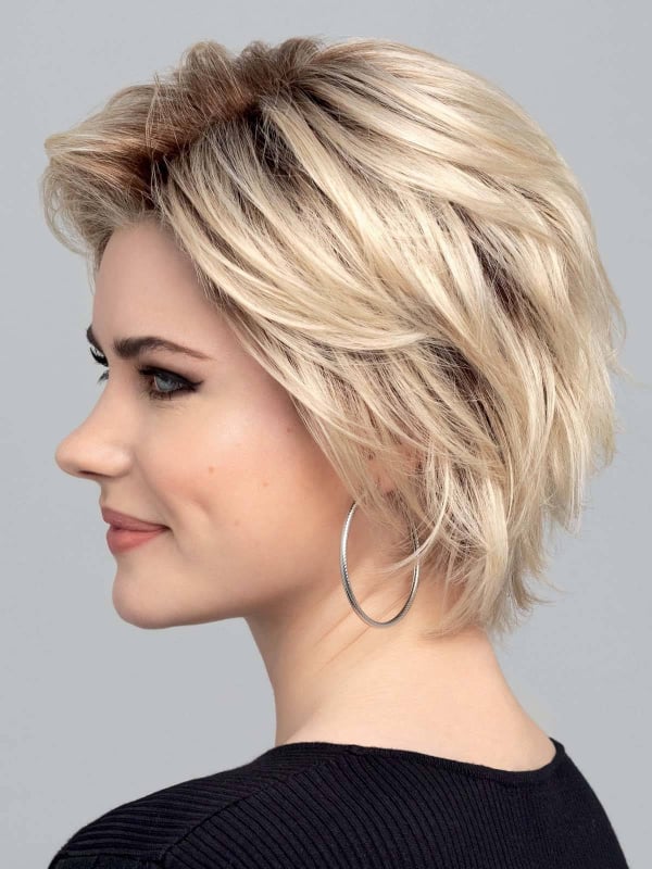 Perruque New Shane Mono Lace Gisela Mayer : coupe courte dynamique, mono lace discret, style chic et naturel