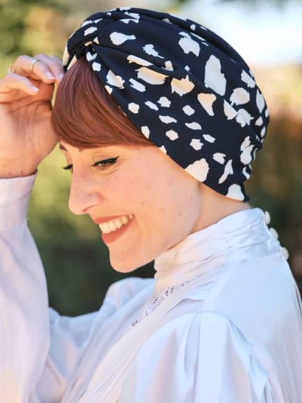 Bonnet Cross Pepita bleu marine à nuages blancs – Les Franjynes