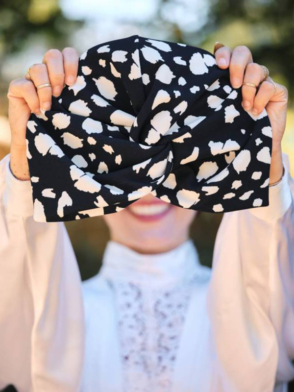 Bonnet Cross Pepita bleu marine à nuages blancs – Les Franjynes