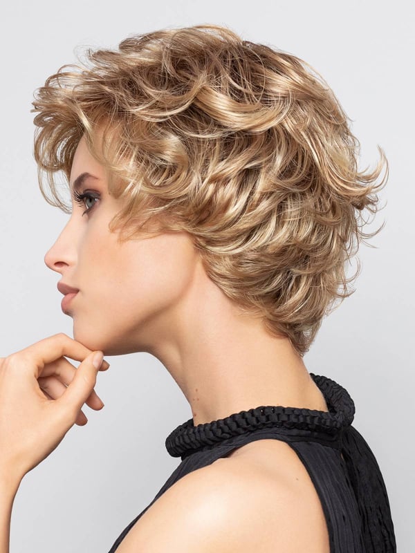 Perruque Sun Chic Gisela Mayer : coupe courte bouclée, volume et rendu naturel pour un style élégant au quotidien