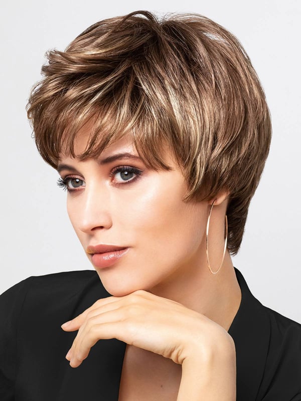 Perruque Sun Disc Gisela Mayer : coupe courte dégradée effilée, volume naturel en fibre synthétique