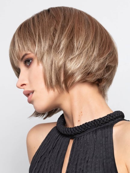 Perruque Sun Grace Gisela Mayer coupe plongeante avec frange droite en fibre synthétique