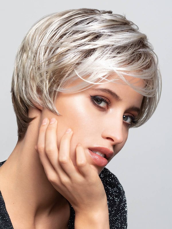 Perruque Sun Vega Gisela Mayer courte : coupe sportive, style jeune et naturel, coiffage modulable pour un look dynamique.