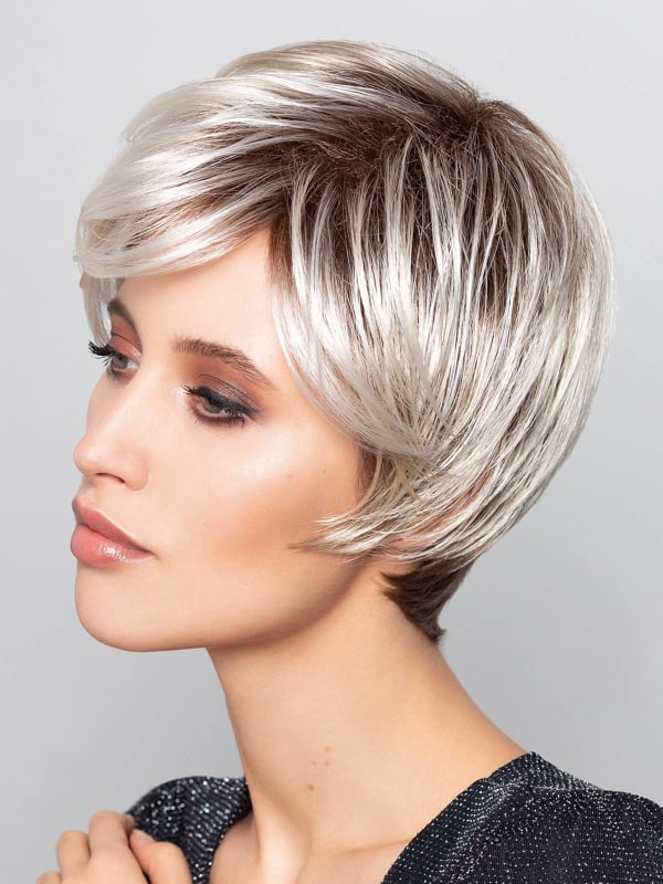 Perruque Sun Vega Gisela Mayer courte : coupe sportive, style jeune et naturel, coiffage modulable pour un look dynamique.