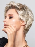 Perruque Sun Stay Gisela Mayer : coupe courte élégante et féminine, coiffage modulable pour un look naturel et dynamique