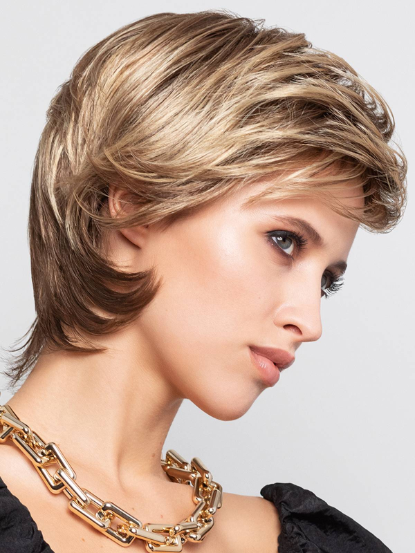 Adoptez Sun Limit — coupe courte naturelle, volume et longueur à la nuque pour camoufler l'alopécie