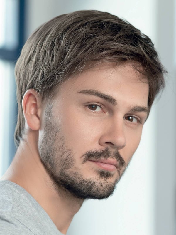 Perruque homme George 5-Stars 2.0 : coiffage naturel, nuque fournie et tulle cinéma pour une ligne frontale invisible.