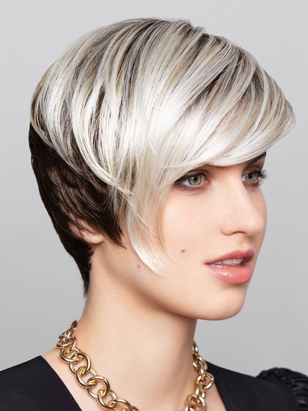Perruque Gisela Mayer Visconti Click Lace Part : carré court plongeant asymétrique, volume naturel et ligne ultra féminine