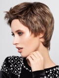 Perruque Lisbon Mono Lace Deluxe Gisela Mayer : coupe courte classique, finition mono lace pour un rendu naturel et un confort o