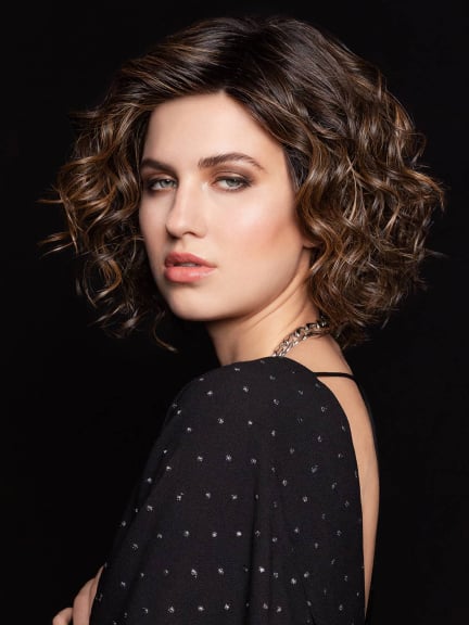 Perruque Move Lace Gisela Mayer — boucles naturelles et volume élégant