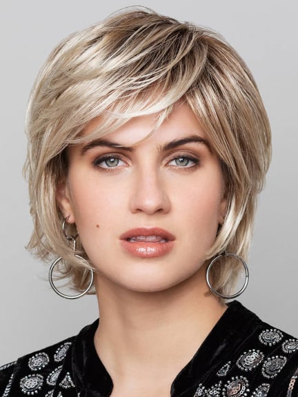 New Easy - perruque synthétique mi‑longue Gisela Mayer, frange volumineuse et pointes effilées