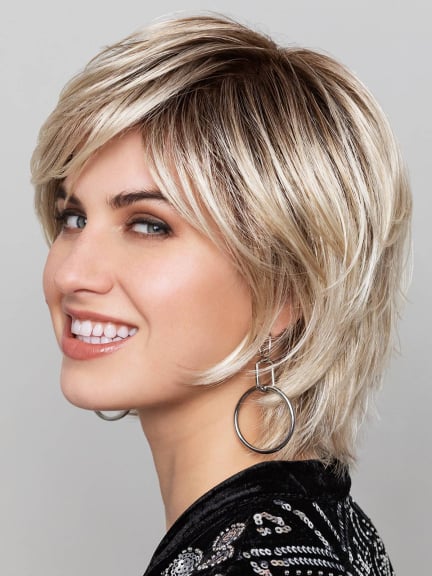 New Easy - perruque synthétique mi‑longue Gisela Mayer, frange volumineuse et pointes effilées