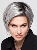 Perruque Touch Mono Lace Gisela Mayer : coupe courte dégradée, frange, monofilament respirant et lace front invisible pour un re