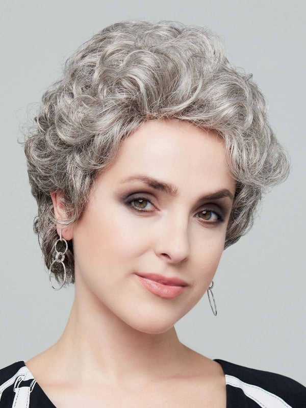 Perruque Charme : coupe classique à boucles larges pour volume naturel