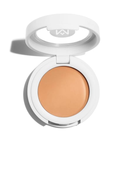 Couvrez cernes et rougeurs avec le Correcteur de Teint MÊME, 98% d'origine naturelle