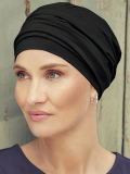 Bonnet turban Nomi Christine Headwear en coton Supima Caretech®, doux et respirant, avec bandeau plissé pour un volume naturel.