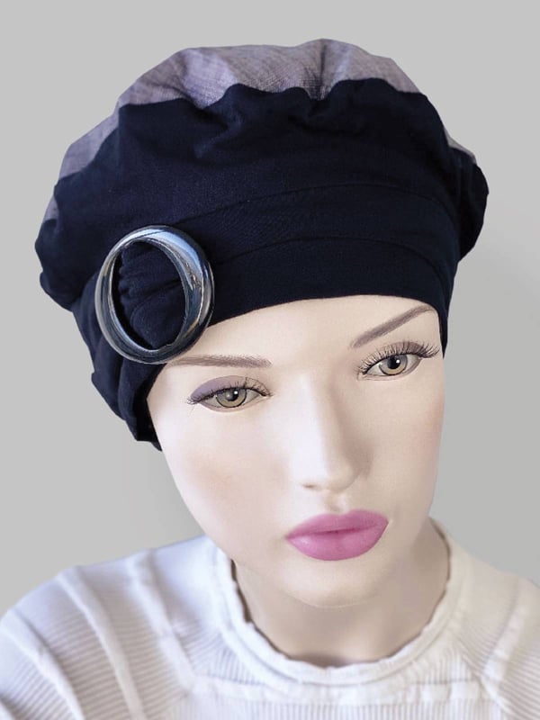Turban Jules MMParis en fibre de bambou plissé, léger et respirant, volume naturel pour un look féminin et confortable.