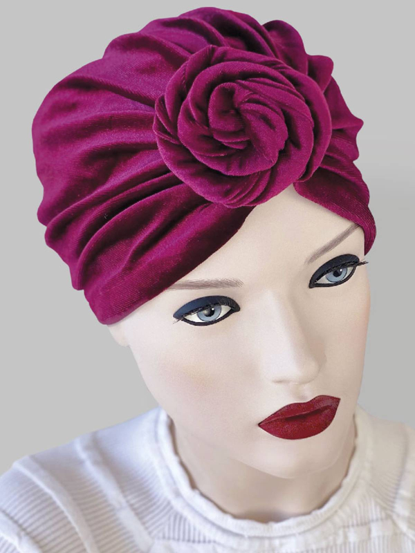 Bonnet turban Sandra en velours MM Paris, élégant, doux et facile à enfiler, idéal alopécie et soins chimio/radiothérapie