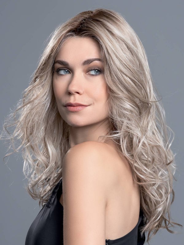 Perruque Diva Mono Part Ellen Wille — longues boucles aériennes, tulle cinéma extra‑large