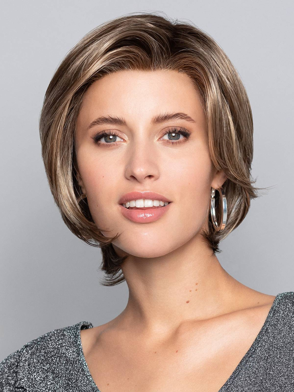 Ryan Mono Lace — perruque mi‑longue Gisela Mayer, tulle cinéma, bonnet 100% fait main