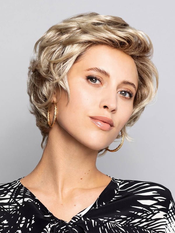 Perruque Wind Mono Lace Large — coupe courte effilée, volume naturel