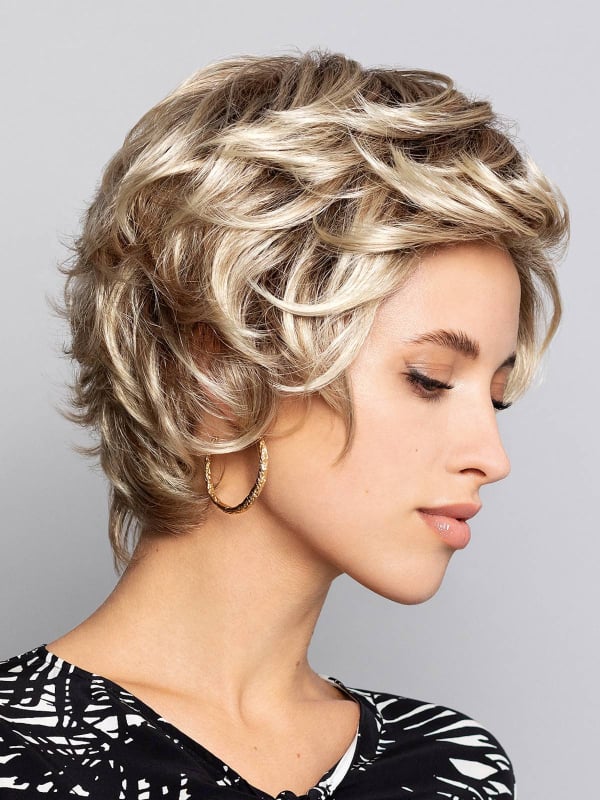 Perruque Wind Mono Lace Large — coupe courte effilée, volume naturel