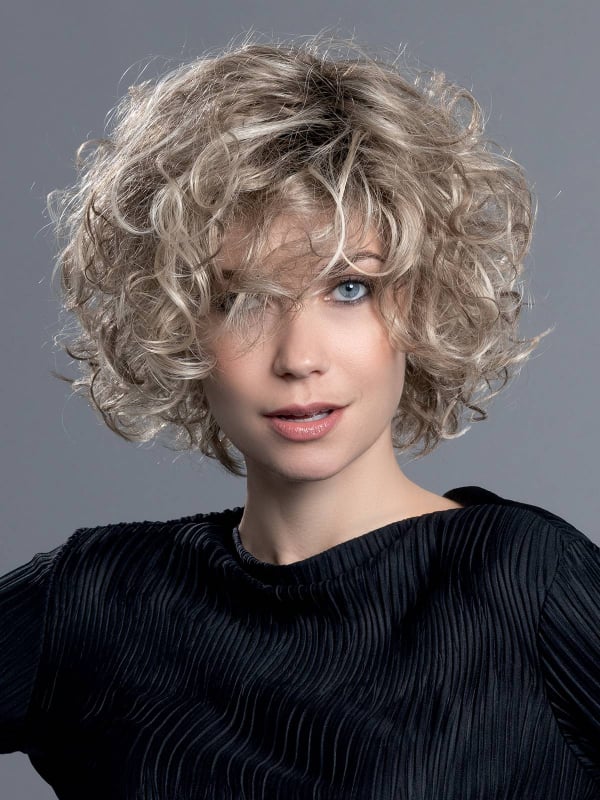 Perruque Loop Ellen Wille : carré court bouclé, volume XXL, boucles anglaises naturelles, tulle cinéma discret