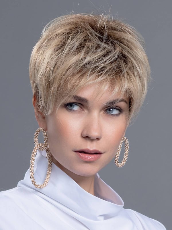 Perruque Elan Ellen Wille : coupe pixie courte, frange asymétrique, fibre thermorésistante et mini lace frontale