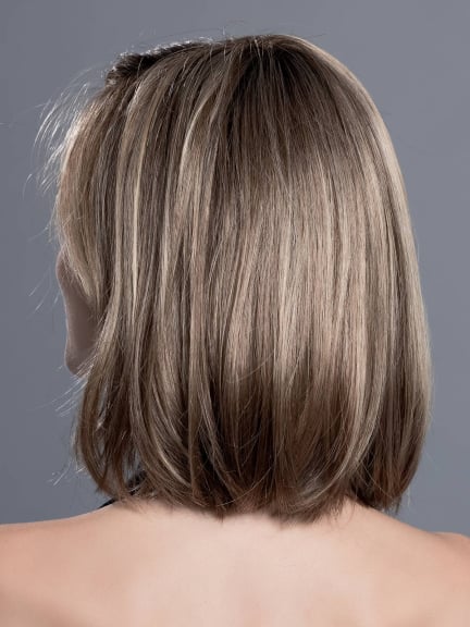 Perruque Flirt Mono Part : carré souple, frange latérale et bordure invisible extra longue