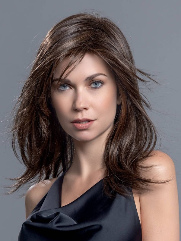 Impress — perruque longue 45 cm, frange raide et coupe effilée