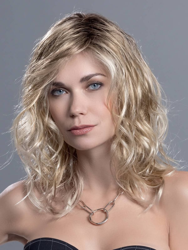 Perruque Touch Mono Part — ondulations glam, bordure invisible SENSITIVE